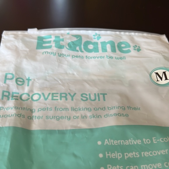 Pet recovery suit size Med - Picture 4 of 4